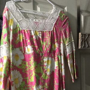Gorgeous Lily Pulitzer daisy design sun dress